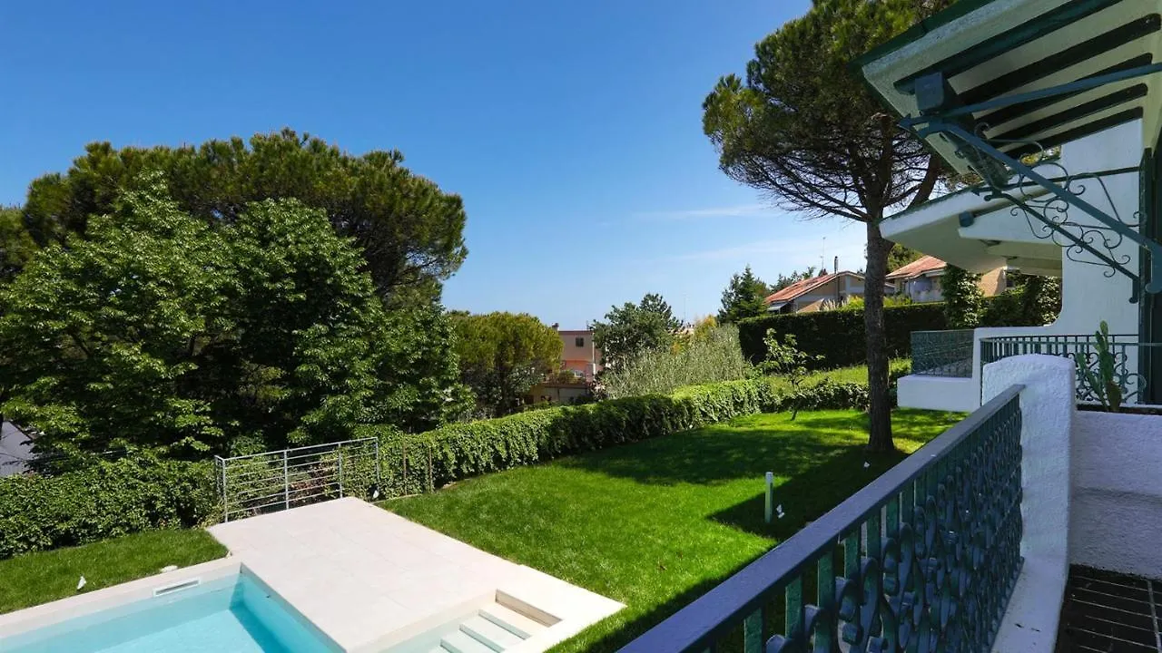 Villa Sarah 102 Emma Villas Riccione Italy