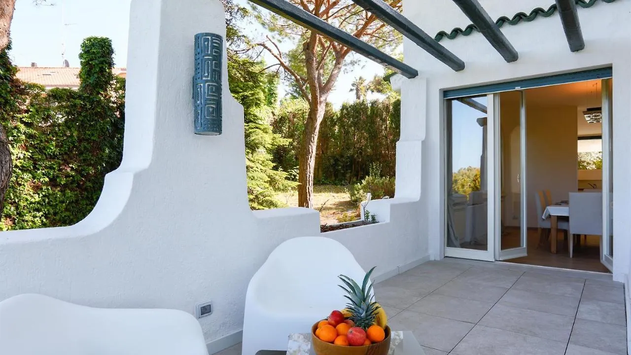 Villa Sarah 102 Emma Villas Riccione 0*,