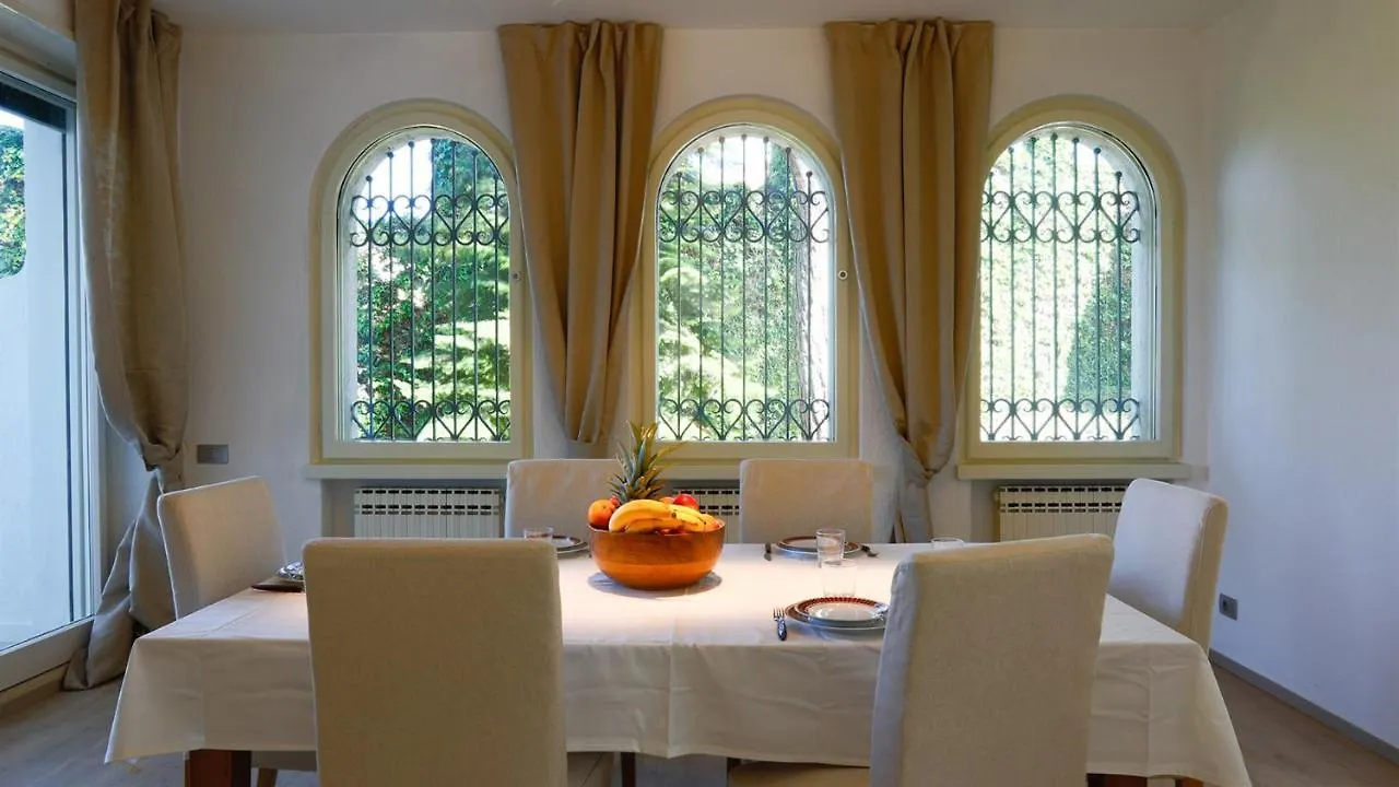 Villa Sarah 10&2 Riccione